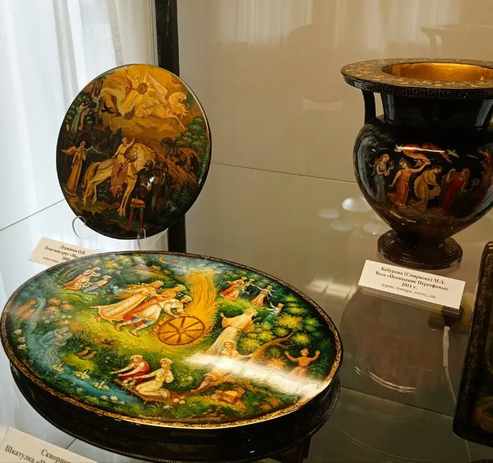 Выставка «Хо́́луй. Сохраняя традиции»0+